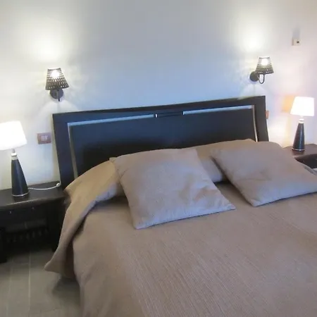 בית נופש Maison De Caractere, Terrasse Tropezienne, Jacuzzi, Vue Imprenable *